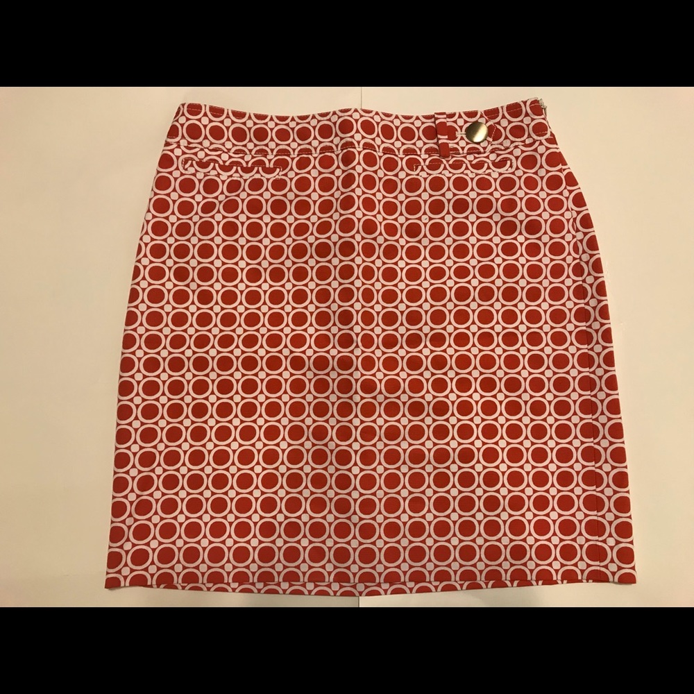 NWOT Ann Taylor skirt in size 12 coral and white